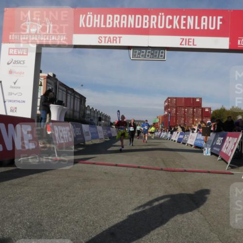 03.10.2025 - Köhlbrandbrückenlauf Matties Gatica Varas http://msf.ph/oto/9170083 03.10.2025 10:26:20 Ziel 1904, 1949, 2001, 2284, 2676, 2681, 3447, 3555, 3586 meine-sportfotos.de