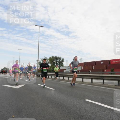03.10.2025 - Köhlbrandbrückenlauf Matties Gatica Varas http://msf.ph/oto/9170090 03.10.2025 15:15:47 Position 3  meine-sportfotos.de