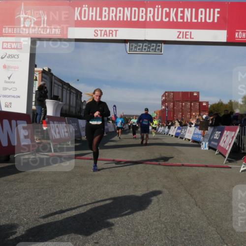 03.10.2025 - Köhlbrandbrückenlauf Matties Gatica Varas http://msf.ph/oto/9170091 03.10.2025 10:26:23 Ziel 1904, 1949, 2001, 2284, 2676, 2681, 3149, 3447, 3555 meine-sportfotos.de