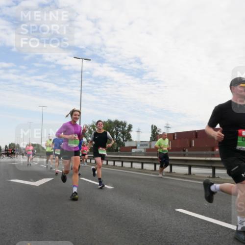 03.10.2025 - Köhlbrandbrückenlauf Matties Gatica Varas http://msf.ph/oto/9170096 03.10.2025 15:15:49 Position 3  meine-sportfotos.de