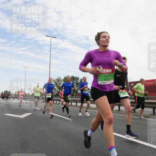 03.10.2025 - Köhlbrandbrückenlauf Matties Gatica Varas http://msf.ph/oto/9170099 03.10.2025 15:15:50 Position 3 9717 meine-sportfotos.de