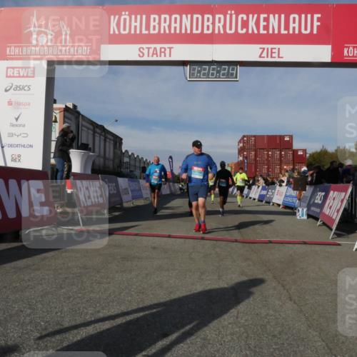 03.10.2025 - Köhlbrandbrückenlauf Matties Gatica Varas http://msf.ph/oto/9170100 03.10.2025 10:26:25 Ziel 1904, 1949, 2001, 2284, 2676, 2681, 3149, 3447 meine-sportfotos.de