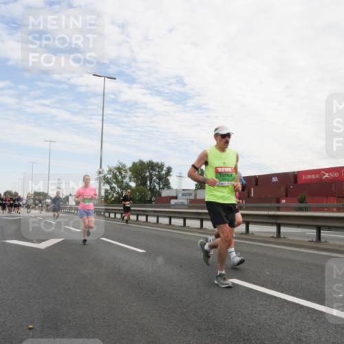 03.10.2025 - Köhlbrandbrückenlauf Matties Gatica Varas http://msf.ph/oto/9170109 03.10.2025 15:15:52 Position 3 9113 meine-sportfotos.de