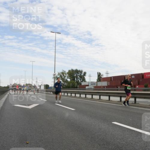 03.10.2025 - Köhlbrandbrückenlauf Matties Gatica Varas http://msf.ph/oto/9170121 03.10.2025 15:15:55 Position 3  meine-sportfotos.de