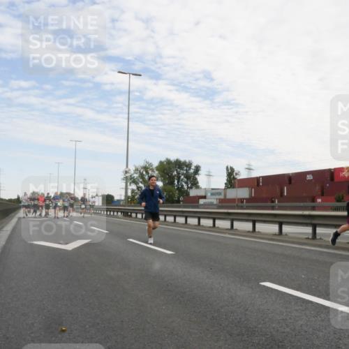 03.10.2025 - Köhlbrandbrückenlauf Matties Gatica Varas http://msf.ph/oto/9170124 03.10.2025 15:15:55 Position 3  meine-sportfotos.de