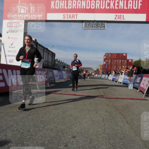 03.10.2025 - Köhlbrandbrückenlauf Matties Gatica Varas http://msf.ph/oto/9170130 03.10.2025 10:26:34 Ziel 1209, 2614, 2925, 3113, 3149 meine-sportfotos.de