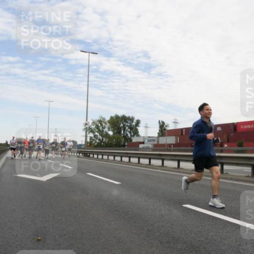 03.10.2025 - Köhlbrandbrückenlauf Matties Gatica Varas http://msf.ph/oto/9170131 03.10.2025 15:15:57 Position 3  meine-sportfotos.de
