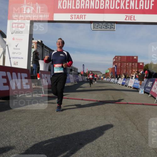 03.10.2025 - Köhlbrandbrückenlauf Matties Gatica Varas http://msf.ph/oto/9170135 03.10.2025 10:26:35 Ziel 1209, 2614, 2925, 3113 meine-sportfotos.de