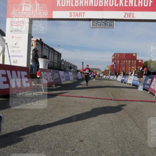 03.10.2025 - Köhlbrandbrückenlauf Matties Gatica Varas http://msf.ph/oto/9170139 03.10.2025 10:26:36 Ziel 1209, 1744, 2614, 2925, 3113 meine-sportfotos.de