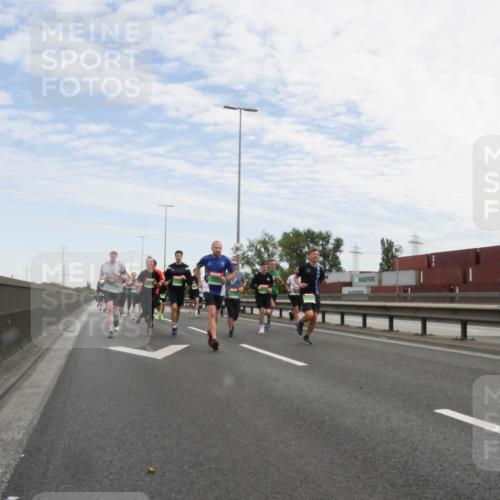 03.10.2025 - Köhlbrandbrückenlauf Matties Gatica Varas http://msf.ph/oto/9170142 03.10.2025 15:16:01 Position 3  meine-sportfotos.de