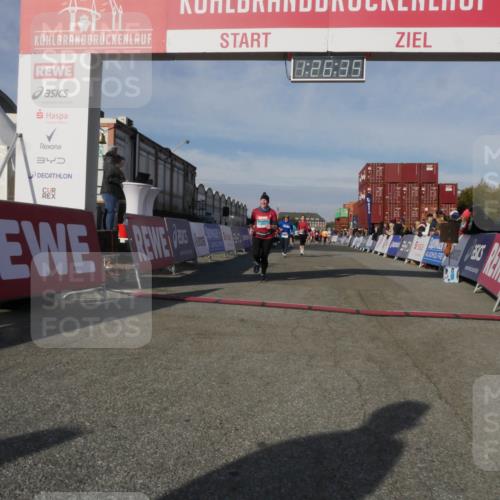 03.10.2025 - Köhlbrandbrückenlauf Matties Gatica Varas http://msf.ph/oto/9170143 03.10.2025 10:26:37 Ziel 1209, 1744, 2050, 2551, 2614, 2925, 3113 meine-sportfotos.de