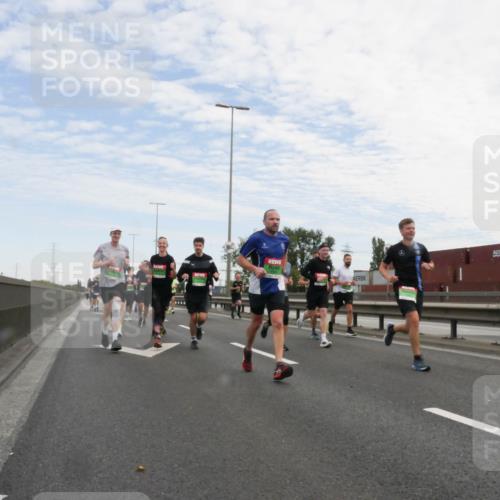 03.10.2025 - Köhlbrandbrückenlauf Matties Gatica Varas http://msf.ph/oto/9170146 03.10.2025 15:16:02 Position 3  meine-sportfotos.de
