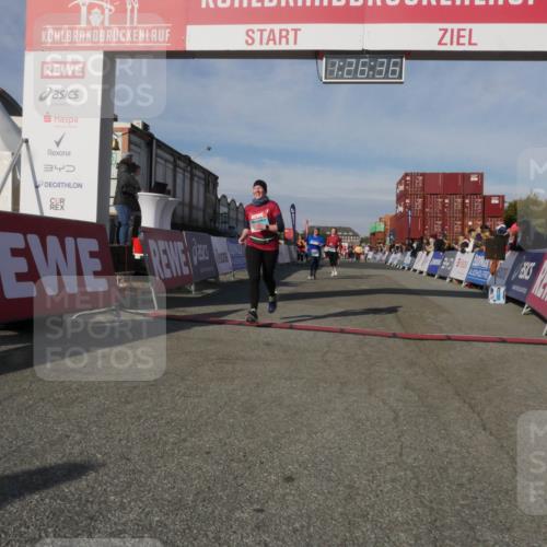 03.10.2025 - Köhlbrandbrückenlauf Matties Gatica Varas http://msf.ph/oto/9170147 03.10.2025 10:26:38 Ziel 1209, 1744, 2050, 2551, 2614, 2925, 3113 meine-sportfotos.de