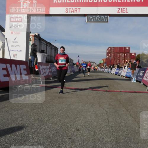03.10.2025 - Köhlbrandbrückenlauf Matties Gatica Varas http://msf.ph/oto/9170149 03.10.2025 10:26:38 Ziel 1209, 1744, 2050, 2551, 2614, 2925, 3113 meine-sportfotos.de