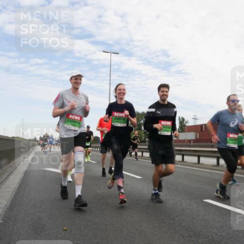03.10.2025 - Köhlbrandbrückenlauf Matties Gatica Varas http://msf.ph/oto/9170152 03.10.2025 15:16:03 Position 3 1807, 7125 meine-sportfotos.de