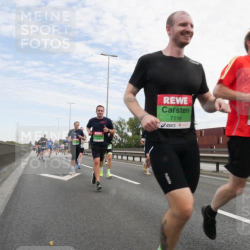 03.10.2025 - Köhlbrandbrückenlauf Matties Gatica Varas http://msf.ph/oto/9170159 03.10.2025 15:16:04 Position 3 7116, 9568 meine-sportfotos.de
