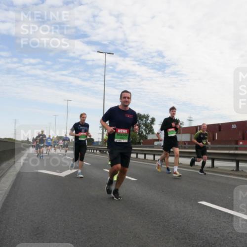 03.10.2025 - Köhlbrandbrückenlauf Matties Gatica Varas http://msf.ph/oto/9170161 03.10.2025 15:16:05 Position 3  meine-sportfotos.de