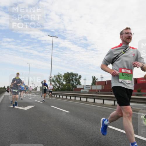 03.10.2025 - Köhlbrandbrückenlauf Matties Gatica Varas http://msf.ph/oto/9170169 03.10.2025 15:16:08 Position 3 7172 meine-sportfotos.de