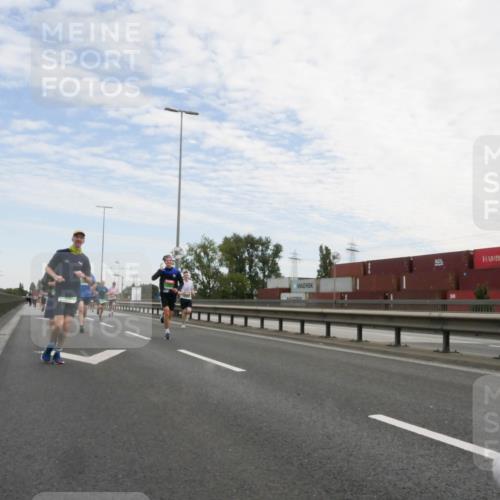 03.10.2025 - Köhlbrandbrückenlauf Matties Gatica Varas http://msf.ph/oto/9170171 03.10.2025 15:16:08 Position 3  meine-sportfotos.de
