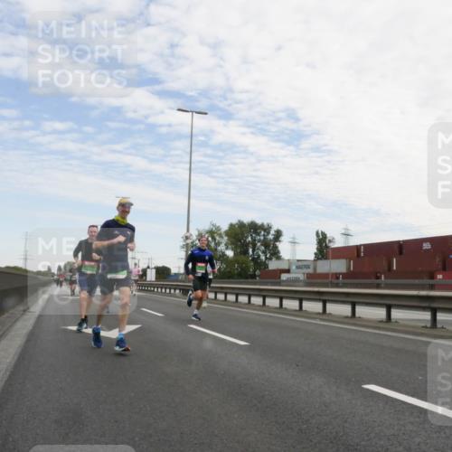 03.10.2025 - Köhlbrandbrückenlauf Matties Gatica Varas http://msf.ph/oto/9170173 03.10.2025 15:16:09 Position 3  meine-sportfotos.de