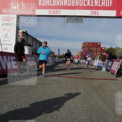 03.10.2025 - Köhlbrandbrückenlauf Matties Gatica Varas http://msf.ph/oto/9170182 03.10.2025 10:26:48 Ziel 1425, 1436, 1509, 1744, 1756, 1996, 2004, 2005, 2050, 2219, 2551, 2574, 3787 meine-sportfotos.de