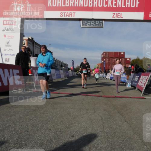 03.10.2025 - Köhlbrandbrückenlauf Matties Gatica Varas http://msf.ph/oto/9170183 03.10.2025 10:26:49 Ziel 1425, 1436, 1509, 1756, 1996, 2004, 2005, 2050, 2133, 2219, 2259, 2551, 2574, 3105, 3163, 3787 meine-sportfotos.de