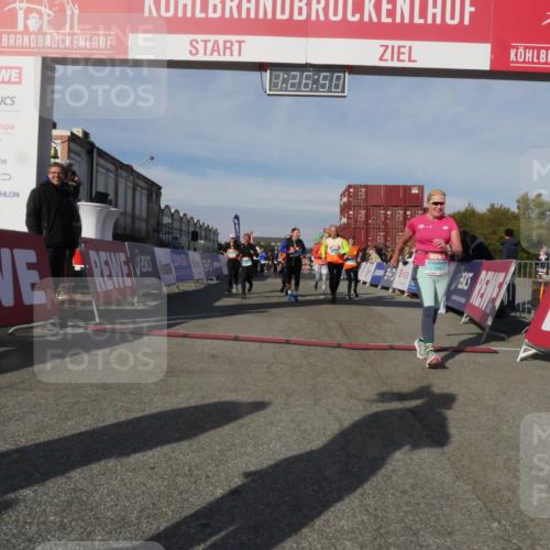 03.10.2025 - Köhlbrandbrückenlauf Matties Gatica Varas http://msf.ph/oto/9170190 03.10.2025 10:26:52 Ziel 1425, 1509, 1756, 1840, 1935, 1996, 2004, 2005, 2133, 2219, 2259, 2574, 2952, 3044, 3105, 3110, 3163, 3787 meine-sportfotos.de