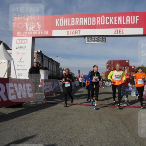03.10.2025 - Köhlbrandbrückenlauf Matties Gatica Varas http://msf.ph/oto/9170196 03.10.2025 10:26:55 Ziel 1425, 1509, 1726, 1727, 1756, 1840, 1935, 1996, 2004, 2133, 2219, 2259, 2586, 2655, 2952, 3044, 3105, 3110, 3163, 3241, 3242, 3364, 3367, 3602, 3787 meine-sportfotos.de