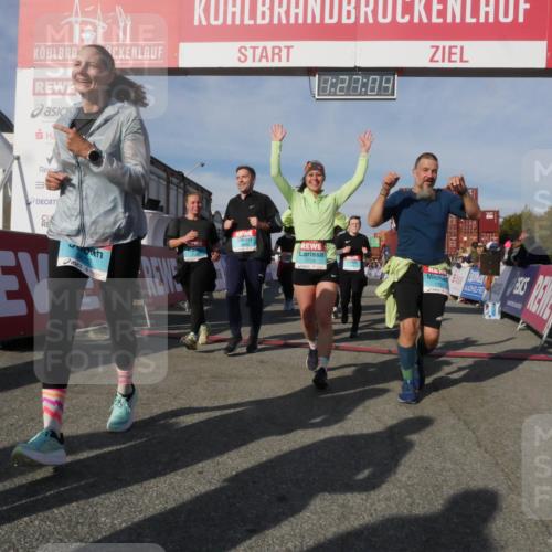 03.10.2025 - Köhlbrandbrückenlauf Matties Gatica Varas http://msf.ph/oto/9170220 03.10.2025 10:27:06 Ziel 2405, 2586, 2655, 2774, 2930, 3232, 3241, 3242, 3364, 3367, 3703, 3745, 3829 meine-sportfotos.de