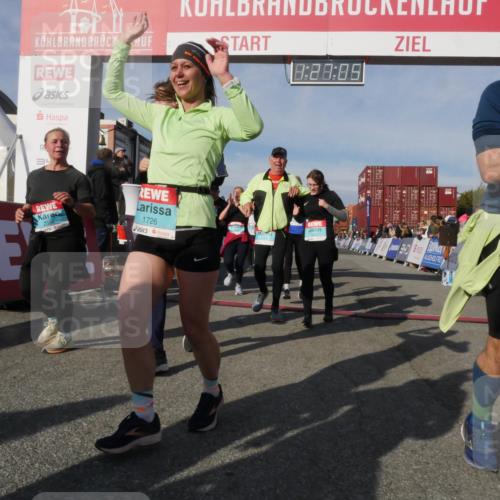 03.10.2025 - Köhlbrandbrückenlauf Matties Gatica Varas http://msf.ph/oto/9170222 03.10.2025 10:27:07 Ziel 2405, 2774, 2930, 3232, 3241, 3242, 3364, 3367, 3703, 3745, 3829 meine-sportfotos.de