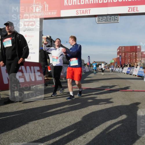 03.10.2025 - Köhlbrandbrückenlauf Matties Gatica Varas http://msf.ph/oto/9170229 03.10.2025 10:27:11 Ziel 2115, 2693, 2774, 3052, 3232, 3703, 3745 meine-sportfotos.de