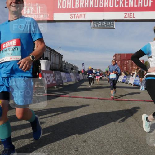 03.10.2025 - Köhlbrandbrückenlauf Matties Gatica Varas http://msf.ph/oto/9170242 03.10.2025 10:27:17 Ziel 1930, 2115, 2693, 2774, 3052, 3745, 3746 meine-sportfotos.de