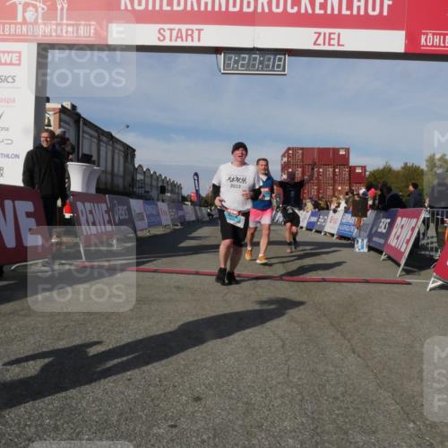 03.10.2025 - Köhlbrandbrückenlauf Matties Gatica Varas http://msf.ph/oto/9170249 03.10.2025 10:27:20 Ziel 1539, 1930, 2115, 2451, 2693, 2935, 3052, 3132, 3746 meine-sportfotos.de