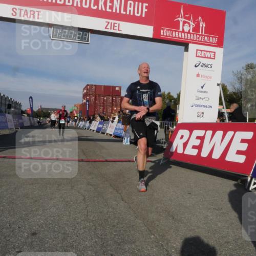 03.10.2025 - Köhlbrandbrückenlauf Matties Gatica Varas http://msf.ph/oto/9170254 03.10.2025 10:27:23 Ziel 1539, 1929, 1930, 2451, 2562, 2935, 3132, 3746 meine-sportfotos.de