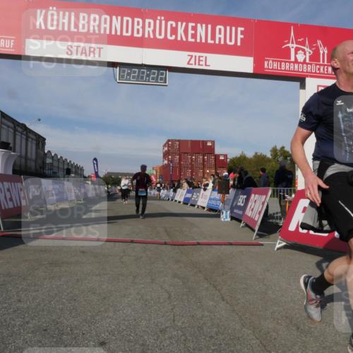 03.10.2025 - Köhlbrandbrückenlauf Matties Gatica Varas http://msf.ph/oto/9170256 03.10.2025 10:27:23 Ziel 1539, 1929, 1930, 2451, 2562, 2935, 3132, 3746 meine-sportfotos.de