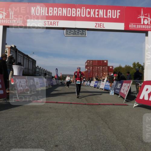 03.10.2025 - Köhlbrandbrückenlauf Matties Gatica Varas http://msf.ph/oto/9170258 03.10.2025 10:27:24 Ziel 1539, 1926, 1929, 1930, 2101, 2451, 2562, 2935, 3132, 3746 meine-sportfotos.de