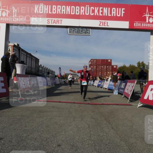 03.10.2025 - Köhlbrandbrückenlauf Matties Gatica Varas http://msf.ph/oto/9170259 03.10.2025 10:27:25 Ziel 1539, 1926, 1929, 1930, 2101, 2451, 2562, 2935, 3132, 3746 meine-sportfotos.de