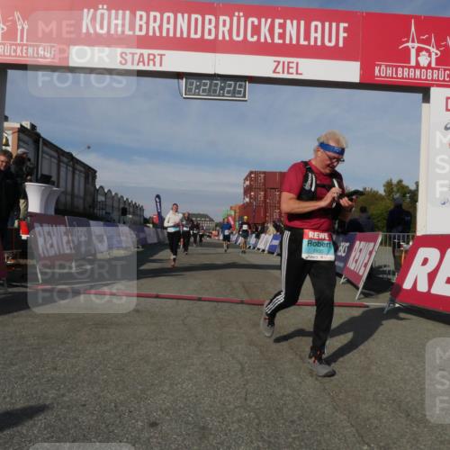 03.10.2025 - Köhlbrandbrückenlauf Matties Gatica Varas http://msf.ph/oto/9170262 03.10.2025 10:27:26 Ziel 1539, 1926, 1929, 2101, 2451, 2562, 2935, 3132, 3746 meine-sportfotos.de