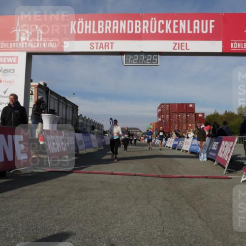 03.10.2025 - Köhlbrandbrückenlauf Matties Gatica Varas http://msf.ph/oto/9170263 03.10.2025 10:27:27 Ziel 1539, 1926, 1929, 2101, 2451, 2562, 2935, 3132, 3746 meine-sportfotos.de