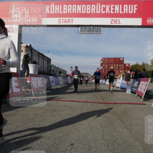 03.10.2025 - Köhlbrandbrückenlauf Matties Gatica Varas http://msf.ph/oto/9170268 03.10.2025 10:27:30 Ziel 1539, 1926, 1929, 2101, 2192, 2352, 2451, 2562, 2935, 3132, 3230 meine-sportfotos.de