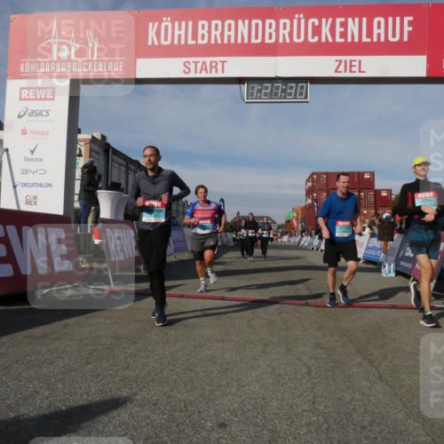 03.10.2025 - Köhlbrandbrückenlauf Matties Gatica Varas http://msf.ph/oto/9170272 03.10.2025 10:27:32 Ziel 1926, 1929, 2101, 2136, 2192, 2352, 2562, 2935, 3230 meine-sportfotos.de