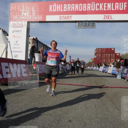 03.10.2025 - Köhlbrandbrückenlauf Matties Gatica Varas http://msf.ph/oto/9170274 03.10.2025 10:27:33 Ziel 1926, 1929, 2101, 2136, 2192, 2352, 2562, 3230 meine-sportfotos.de