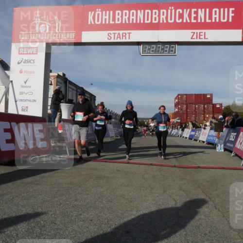 03.10.2025 - Köhlbrandbrückenlauf Matties Gatica Varas http://msf.ph/oto/9170279 03.10.2025 10:27:35 Ziel 1926, 1929, 2101, 2136, 2192, 2352, 2562, 3230 meine-sportfotos.de