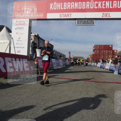 03.10.2025 - Köhlbrandbrückenlauf Matties Gatica Varas http://msf.ph/oto/9170297 03.10.2025 10:27:44 Ziel 1472, 1914, 2059, 2086, 2162, 2166, 2237, 3346, 3429, 3451, 3452, 3626, 3739 meine-sportfotos.de