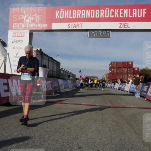 03.10.2025 - Köhlbrandbrückenlauf Matties Gatica Varas http://msf.ph/oto/9170299 03.10.2025 10:27:45 Ziel 1472, 1914, 2059, 2086, 2162, 2166, 2237, 3346, 3429, 3451, 3452, 3626, 3739 meine-sportfotos.de