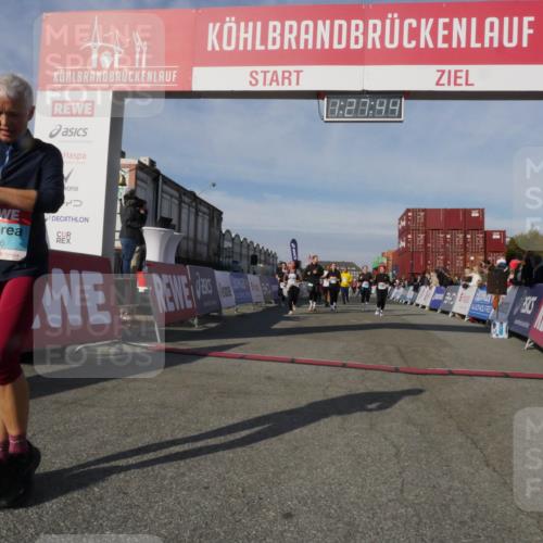 03.10.2025 - Köhlbrandbrückenlauf Matties Gatica Varas http://msf.ph/oto/9170301 03.10.2025 10:27:46 Ziel 1472, 1914, 2059, 2086, 2162, 2166, 2237, 3346, 3429, 3451, 3452, 3626, 3739 meine-sportfotos.de