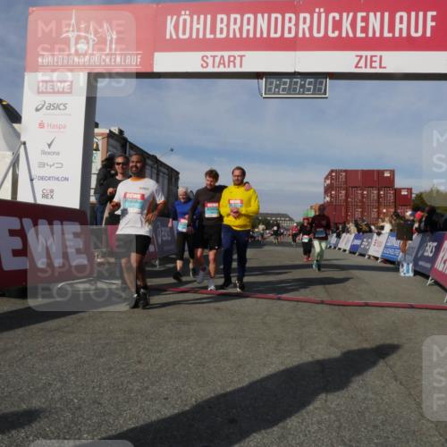 03.10.2025 - Köhlbrandbrückenlauf Matties Gatica Varas http://msf.ph/oto/9170316 03.10.2025 10:27:53 Ziel 1004, 1342, 1472, 1759, 2086, 3451, 3452, 3626 meine-sportfotos.de