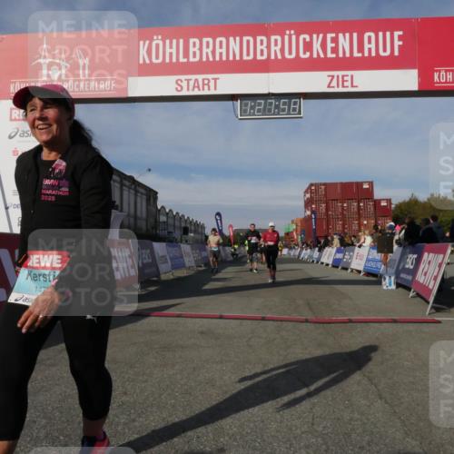 03.10.2025 - Köhlbrandbrückenlauf Matties Gatica Varas http://msf.ph/oto/9170329 03.10.2025 10:27:59 Ziel 1004, 1342, 1759, 1993, 2525, 2630, 2632 meine-sportfotos.de