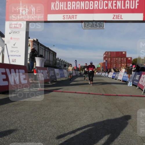 03.10.2025 - Köhlbrandbrückenlauf Matties Gatica Varas http://msf.ph/oto/9170331 03.10.2025 10:28:00 Ziel 1004, 1342, 1759, 1993, 2320, 2525, 2630, 2632 meine-sportfotos.de