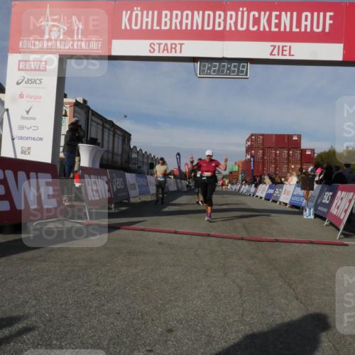 03.10.2025 - Köhlbrandbrückenlauf Matties Gatica Varas http://msf.ph/oto/9170332 03.10.2025 10:28:01 Ziel 1004, 1342, 1759, 1993, 2320, 2525, 2630, 2632 meine-sportfotos.de